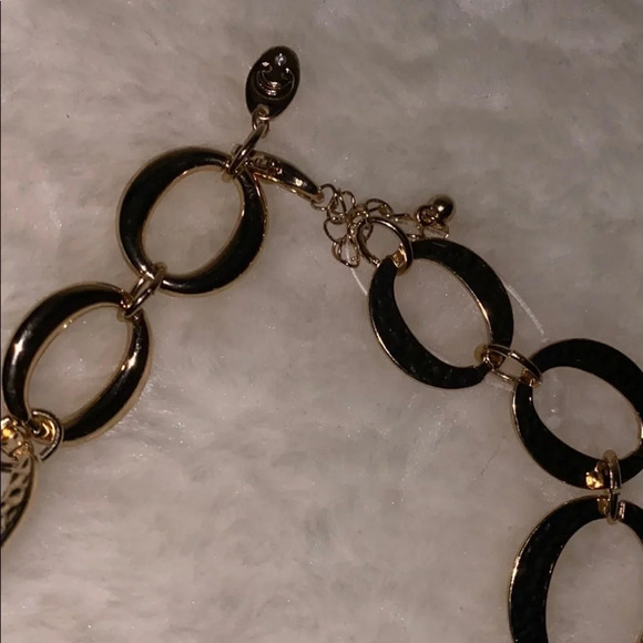 Gold tone chain  link necklace - Picture 11 of 11
